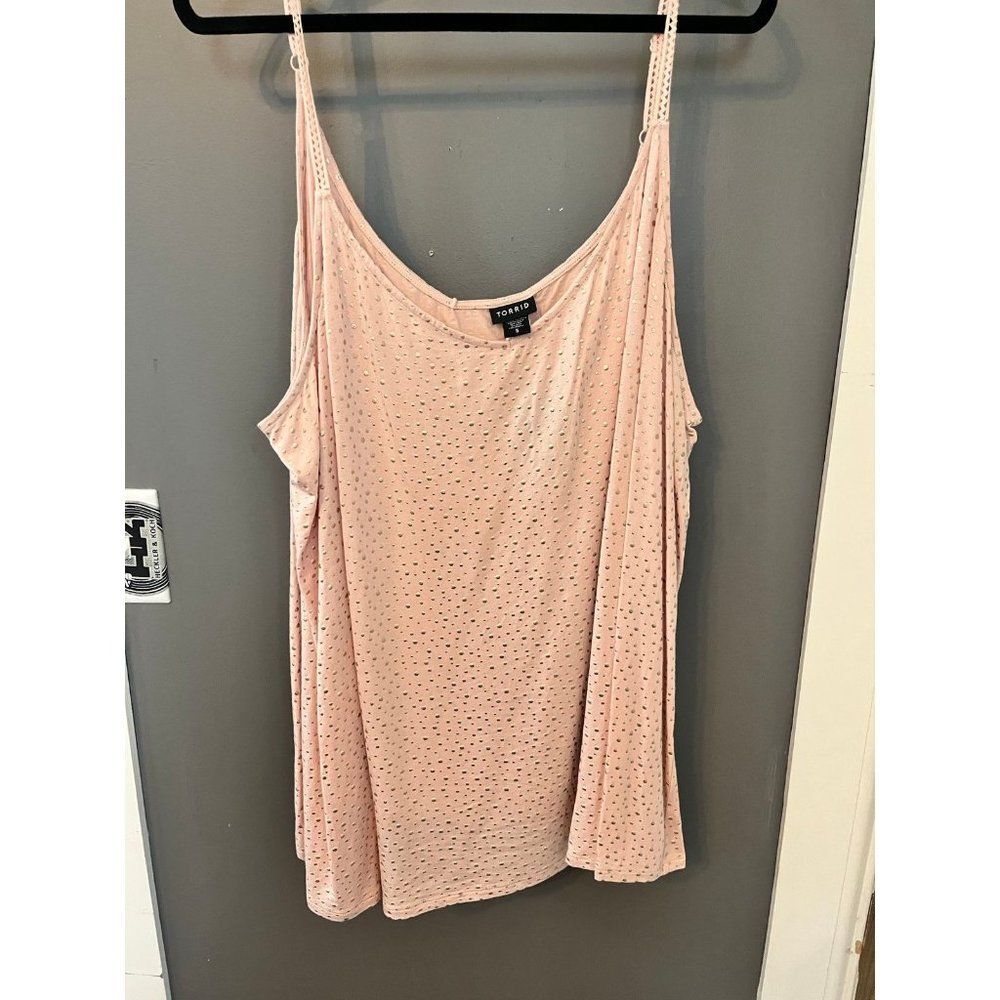 Torrid size 5 5x light pink with gold dots tank top